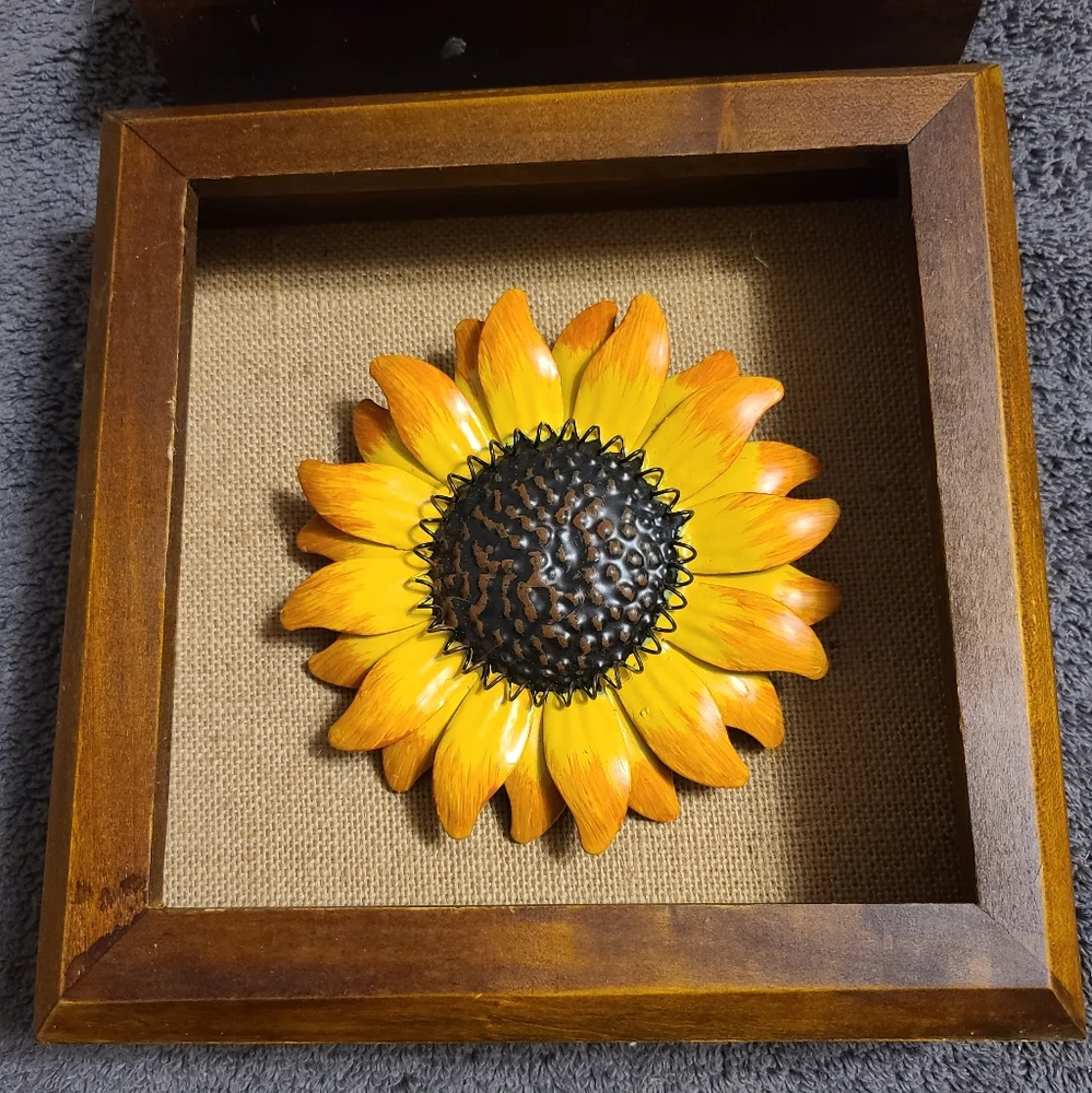 Croft and Barrow Sunflower Wall Decor - 2 - Picture 2 of 16
